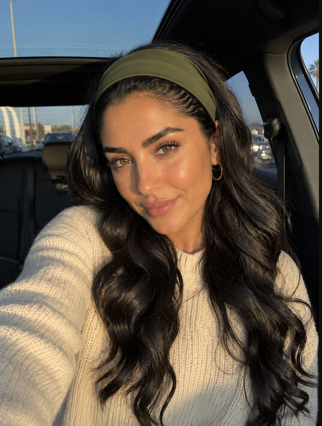 Customer wearing the Wonderband non-slip headband 6
