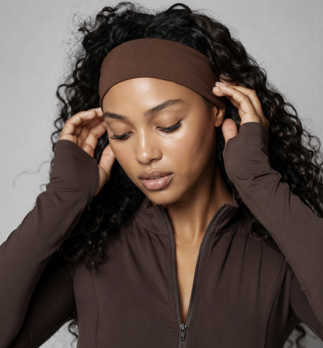 Wonderband non-slip headband in Mocha Muse