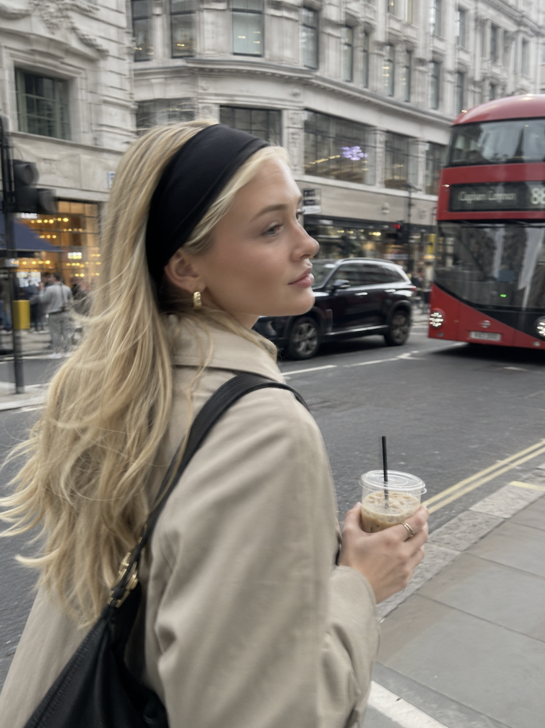 Customer wearing the Wonderband non-slip headband 9
